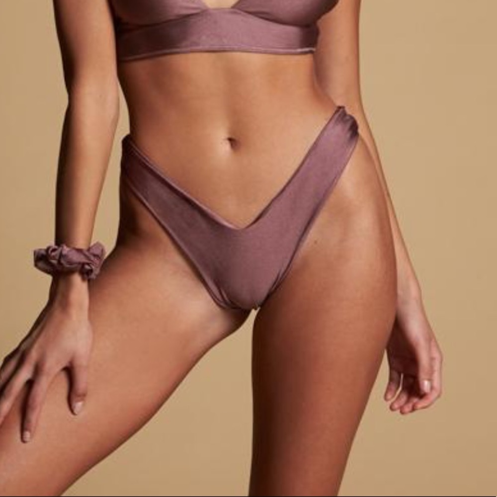 🌸 Lioness women’s Carly V cut bikini bottom 🌸 - Picture 5 of 7